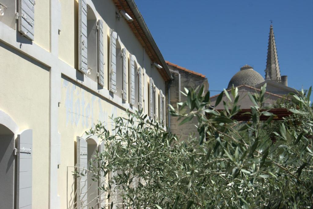 Hotel Du Cheval Blanc Saint-Remy-de-Provence Exterior photo